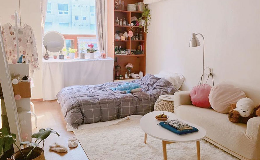 عکس اتاق خواب کوچک با روتختی مدرن و شیک